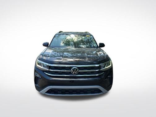 Deep Black Pearl 2023 Volkswagen Atlas 2.0T SE w/Technology