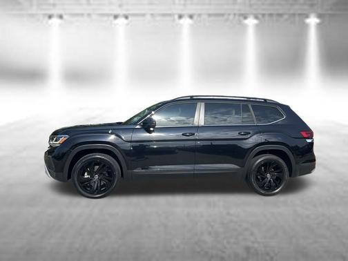Deep Black Pearl 2023 Volkswagen Atlas 2.0T SE w/Technology