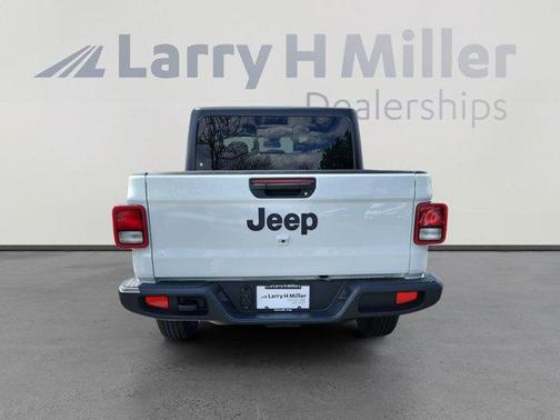 2025 Jeep Gladiator Sport