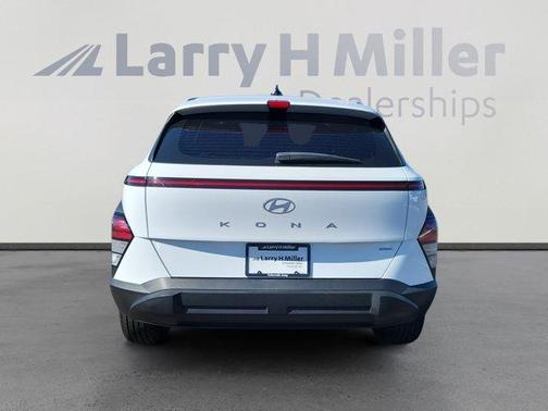 2024 Hyundai KONA SE