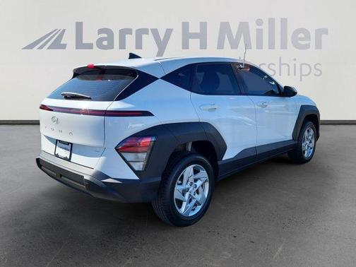 2024 Hyundai KONA SE