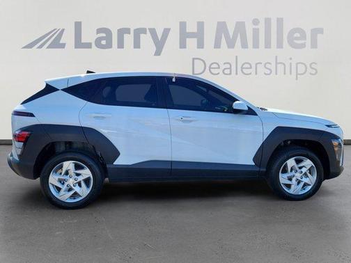 2024 Hyundai KONA SE