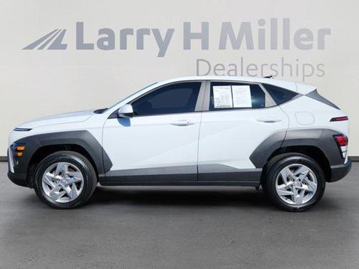 2024 Hyundai KONA SE