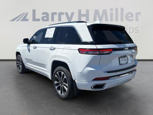 Bright White Clearcoat 2022 Jeep Grand Cherokee Overland