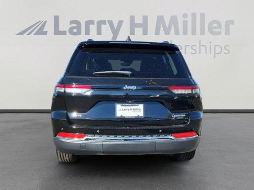 2023 Jeep Grand Cherokee Laredo