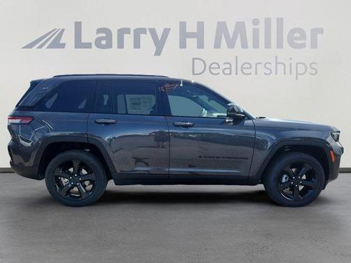2025 Jeep Grand Cherokee Laredo