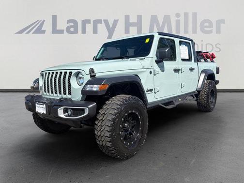 Earl Clearcoat 2023 Jeep Gladiator Sport