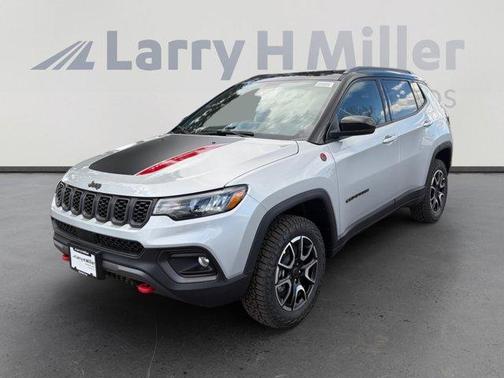 Silver Zynith 2026 Jeep Compass Trailhawk