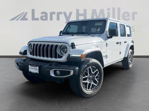 Bright White Clearcoat 2024 Jeep Wrangler Sahara