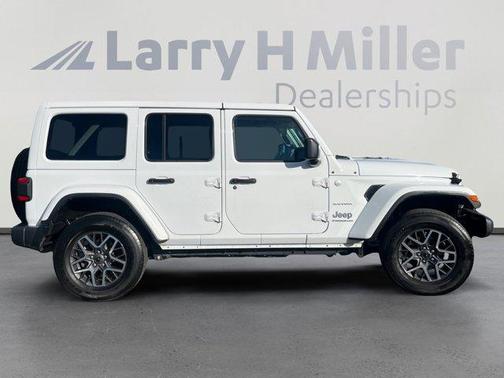 Bright White Clearcoat 2024 Jeep Wrangler Sahara