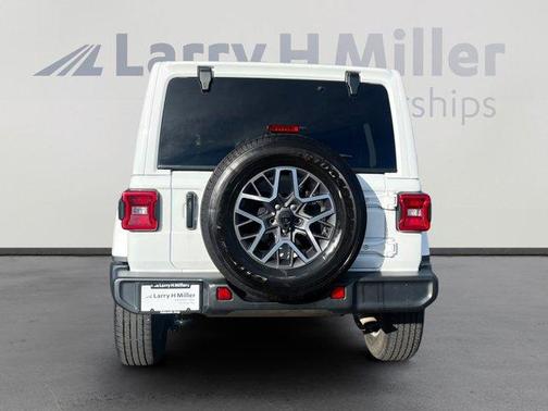 Bright White Clearcoat 2024 Jeep Wrangler Sahara