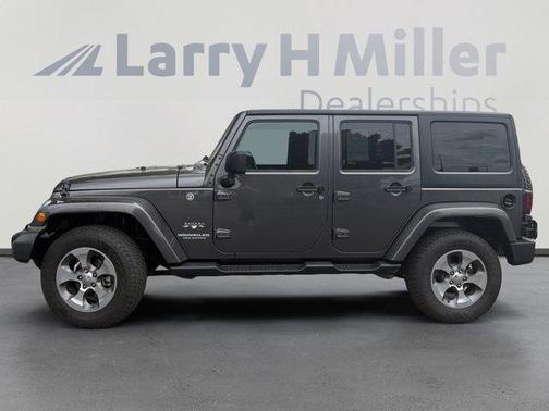 Granite Crystal Clearcoat Metallic 2017 Jeep Wrangler Unlimited Sahara