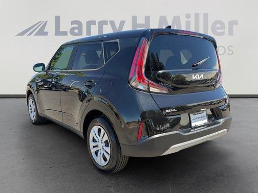 Fusion Orange 2024 Kia Soul LX