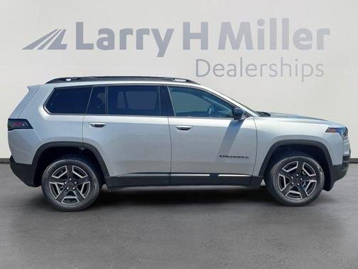 Silver Zynith Clearcoat 2026 Jeep Cherokee LAREDO/LIMITED