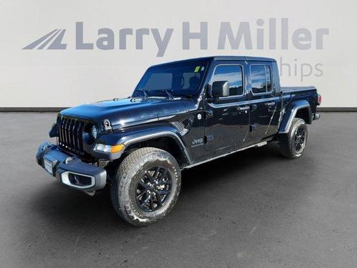 2022 Jeep Gladiator Sport