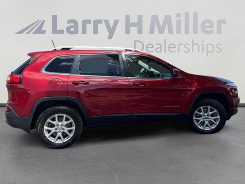 Deep Cherry Red Crystal Pearlcoat 2017 Jeep Cherokee Latitude