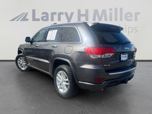 Granite Crystal Clearcoat Metallic 2017 Jeep Grand Cherokee Overland