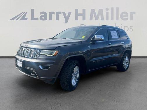 Granite Crystal Clearcoat Metallic 2017 Jeep Grand Cherokee Overland