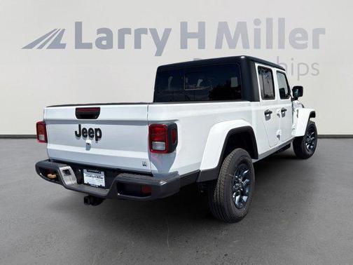 Bright White Clearcoat 2026 Jeep Gladiator 85th Anniversary Edition