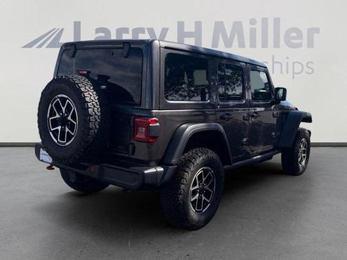 Granite Crystal Clearcoat Metallic 2026 Jeep Wrangler Rubicon