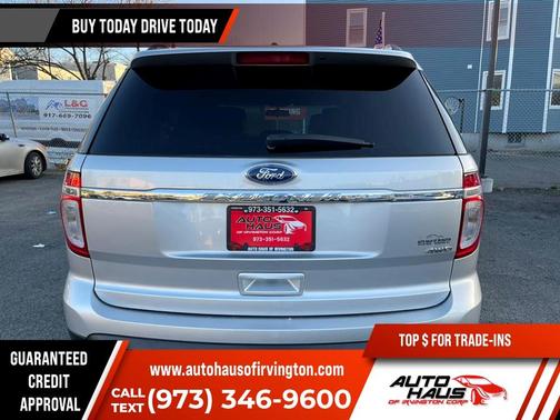 Photo 5 of 27 of 2011 Ford Explorer Base