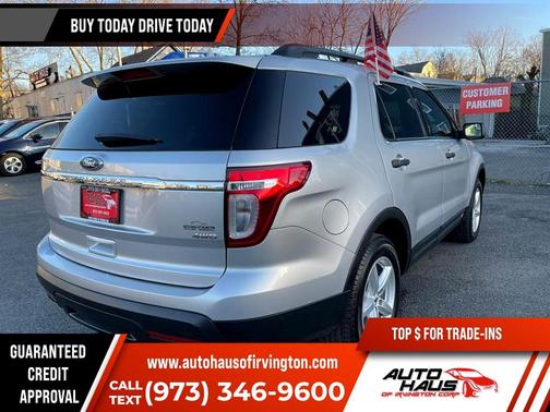 Photo 4 of 27 of 2011 Ford Explorer Base