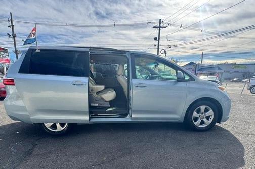2015 Toyota Sienna LE