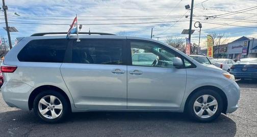 2015 Toyota Sienna LE