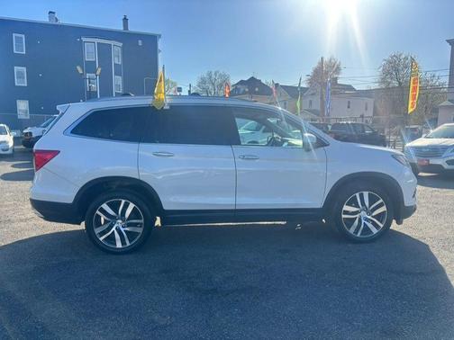 White Diamond Pearl 2016 Honda Pilot Touring