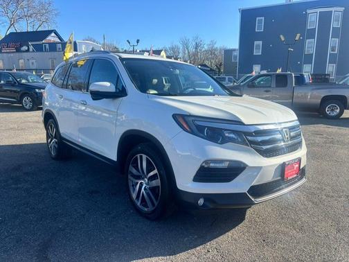 White Diamond Pearl 2016 Honda Pilot Touring