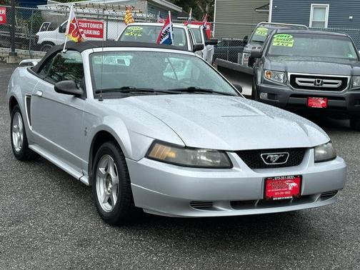 2003 Ford Mustang Deluxe