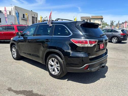 Attitude Black Metallic 2015 Toyota Highlander XLE