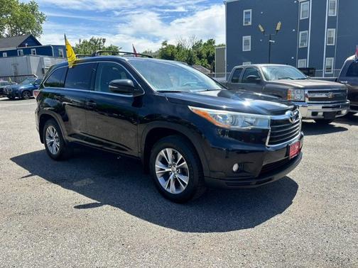 Attitude Black Metallic 2015 Toyota Highlander XLE