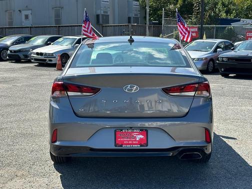 2018 Hyundai SONATA SE
