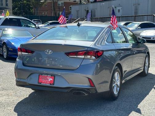 2018 Hyundai SONATA SE
