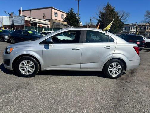 Silver Ice Metallic 2016 Chevrolet Sonic LT
