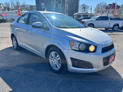 Silver Ice Metallic 2016 Chevrolet Sonic LT