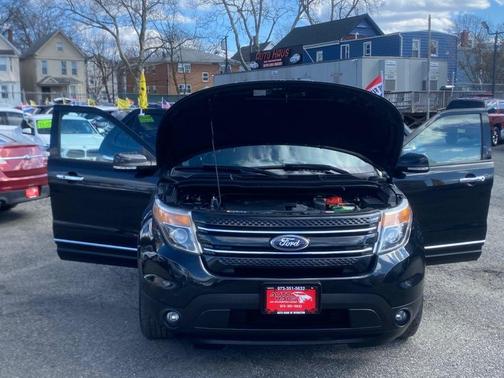 Tuxedo Black Metallic 2014 Ford Explorer Limited