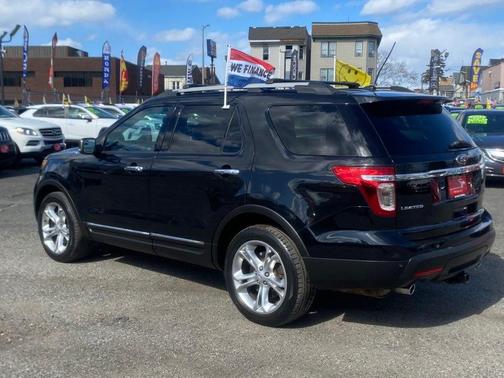 Tuxedo Black Metallic 2014 Ford Explorer Limited