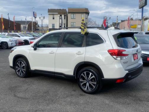 Crystal White Pearl 2020 Subaru Forester Limited