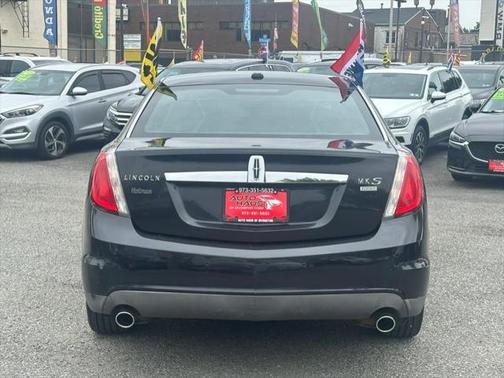 2010 Lincoln MKS Base