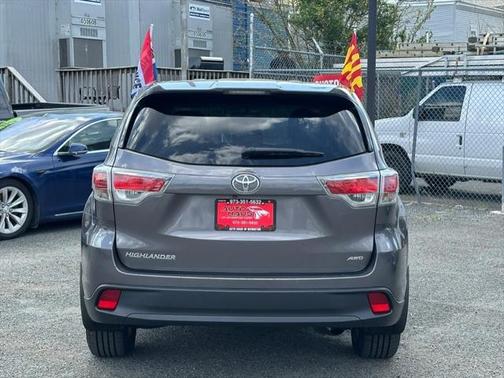 2016 Toyota Highlander LE