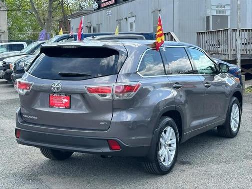 2016 Toyota Highlander LE