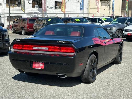 2014 Dodge Challenger SXT