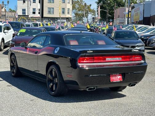 2014 Dodge Challenger SXT