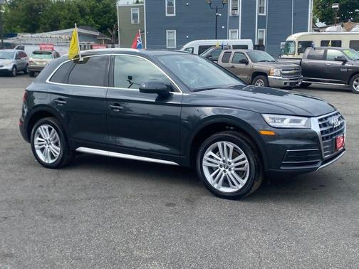 Brilliant Black 2018 Audi Q5 2.0T Tech Premium
