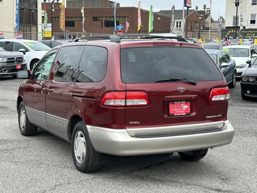 2001 Toyota Sienna XLE