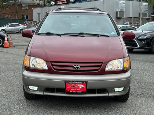 2001 Toyota Sienna XLE