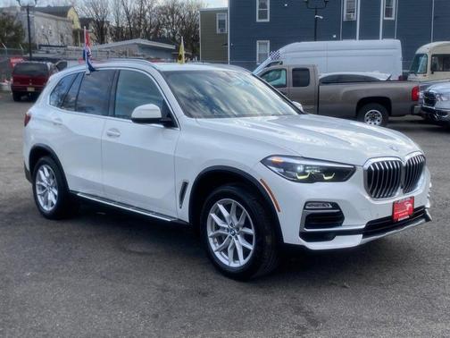 Mineral White Metallic 2021 BMW X5 xDrive40i