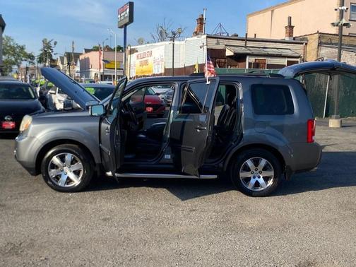 Alabaster Silver Metallic 2013 Honda Pilot Touring